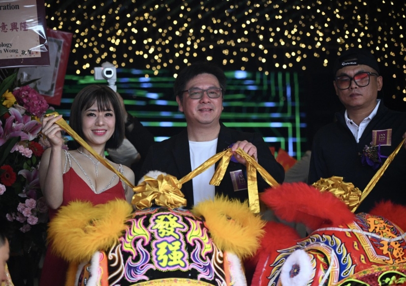 大富豪今日开幕,其中名噪一时的日本AV女优苍井空亦现场剪彩。苏正谦摄.jpg 大富豪今日开幕,其中名噪一时的日本AV女优苍井空亦现场剪彩。苏正谦摄.jpg