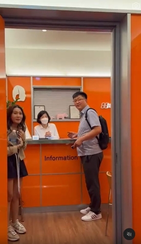 梁懿婷被陌生男跟返酒店。 梁懿婷被陌生男跟返酒店。