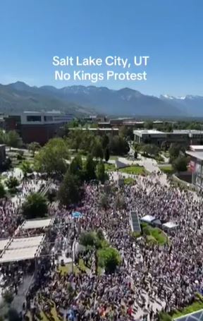 盐湖城14日的反侵游行估计有约1万人参加。 X@mmpadellan 盐湖城14日的反侵游行估计有约1万人参加。 X@mmpadellan