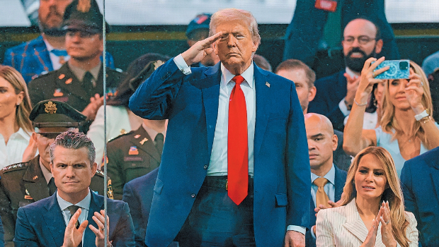 庆祝陆军成立250周年,适逢总统79岁生日,华盛顿阅兵特朗普盛赞美军 庆祝陆军成立250周年,适逢总统79岁生日,华盛顿阅兵特朗普盛赞美军