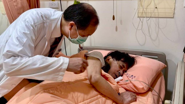 陈水扁进行无痛胃肠镜检查。 陈水扁进行无痛胃肠镜检查。