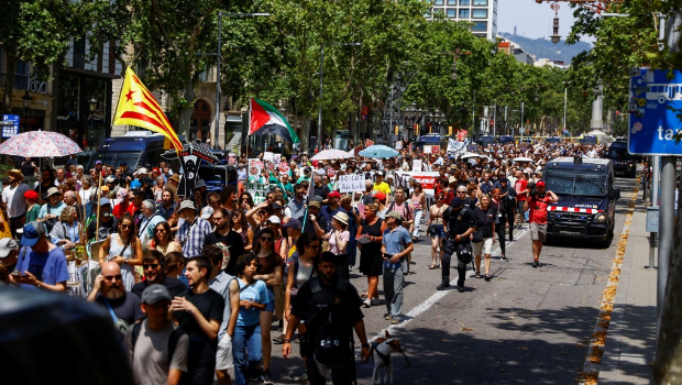 巴塞罗那民众示威抗议过度旅游。 巴塞罗那民众示威抗议过度旅游。