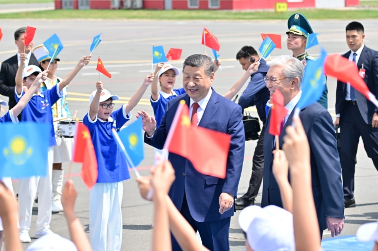 国家主席习近平应哈萨克斯坦总统托卡耶夫邀请,出席第二届中国-中亚峰会。 新华社 国家主席习近平应哈萨克斯坦总统托卡耶夫邀请,出席第二届中国-中亚峰会。 新华社