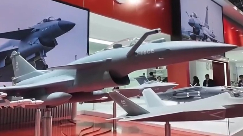 歼-10CE是歼-10战机的外贸型号。 歼-10CE是歼-10战机的外贸型号。