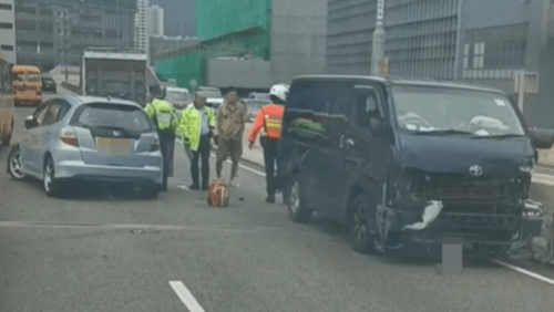 观塘绕道3车串烧酿2伤 观塘绕道3车串烧酿2伤