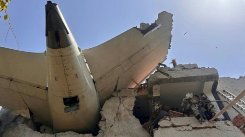 飞机尾部 飞机尾部