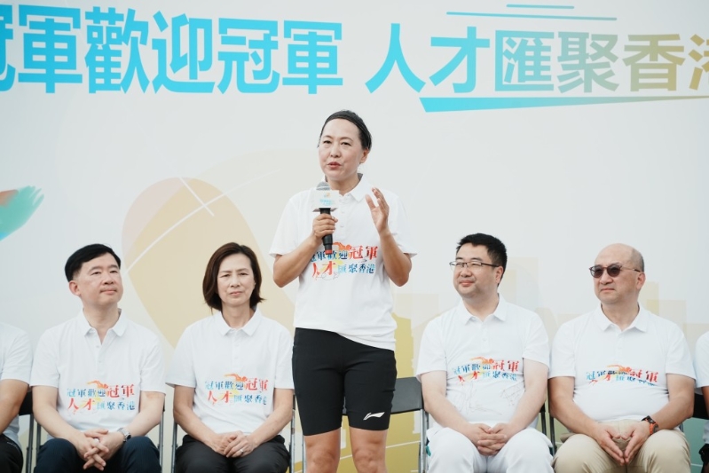 王军霞。 王军霞。