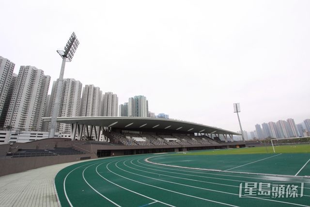 将军澳运动场主场跑道本月起翻新,下学年暂停开放。 将军澳运动场主场跑道本月起翻新,下学年暂停开放。