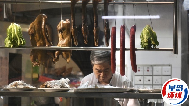 餐饮工业失业率维持在5.7%。 餐饮工业失业率维持在5.7%。