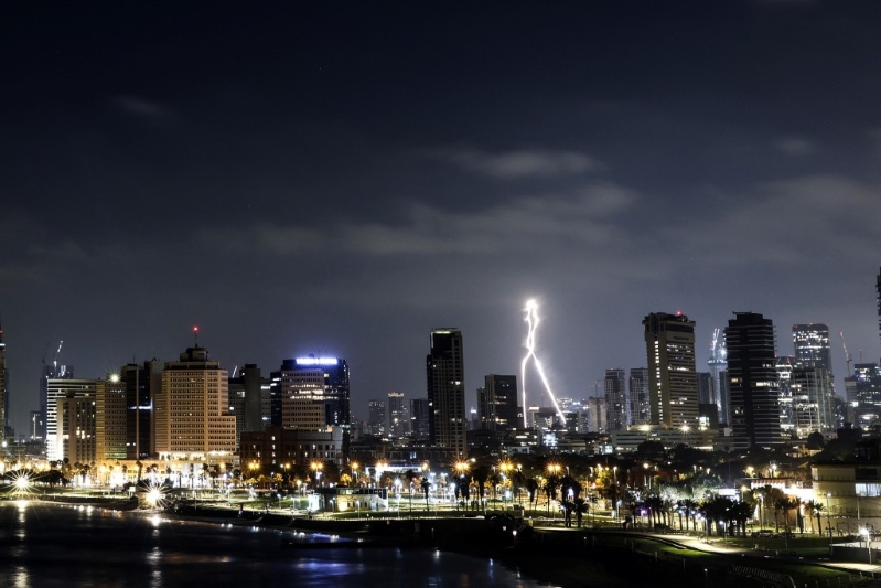 以色列防空系统拦截射往特拉维夫的伊朗导弹。 以色列防空系统拦截射往特拉维夫的伊朗导弹。