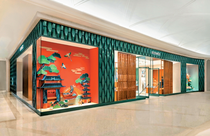 1Hermes开设于澳门四季名店的专门店,外墙以翡翠色调的圆边陶瓷砖块精心构筑。 1Hermes开设于澳门四季名店的专门店,外墙以翡翠色调的圆边陶瓷砖块精心构筑。