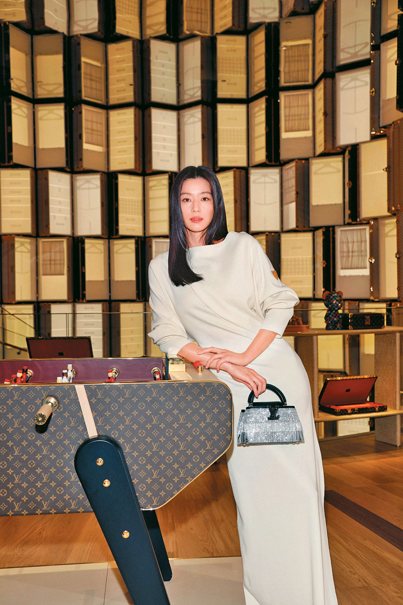 8全球品牌大使全智贤专程亲临澳门出席开幕盛会,并担任剪彩嘉宾。 8全球品牌大使全智贤专程亲临澳门出席开幕盛会,并担任剪彩嘉宾。