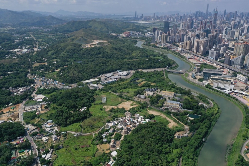 香港可考虑本地制氢,特别是利用北部都会区等新开发土地,发展本地氢能产业,以确保供应链的稳定性。 香港可考虑本地制氢,特别是利用北部都会区等新开发土地,发展本地氢能产业,以确保供应链的稳定性。