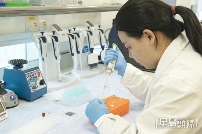 PlasmarkAD突破传统检测方法价格昂贵及具入侵性的限制。 PlasmarkAD突破传统检测方法价格昂贵及具入侵性的限制。