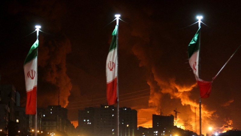 以军攻击伊朗核计划总部等目标,至少造成14名伊朗核科学家身亡。 以军攻击伊朗核计划总部等目标,至少造成14名伊朗核科学家身亡。