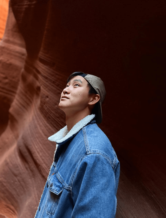 汪滔如今在福布斯全球富豪排行榜中虽然只排1,763位,但是全球最年轻白手兴家的亿万富翁。 汪滔如今在福布斯全球富豪排行榜中虽然只排1,763位,但是全球最年轻白手兴家的亿万富翁。