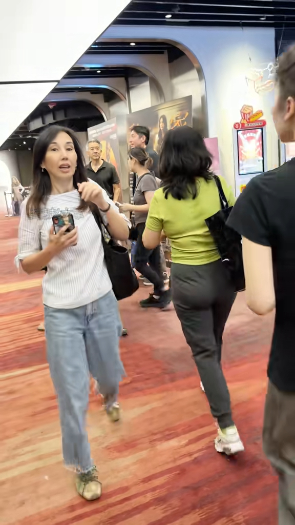 内地网民认为混血基因似乎令她老得更快。 内地网民认为混血基因似乎令她老得更快。