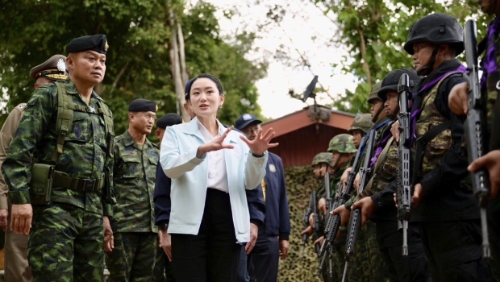 佩通坦晤陆军第二军区司令布恩辛。 美联社 佩通坦晤陆军第二军区司令布恩辛。 美联社