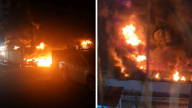 广西玉林一小区车棚失火。 广西玉林一小区车棚失火。