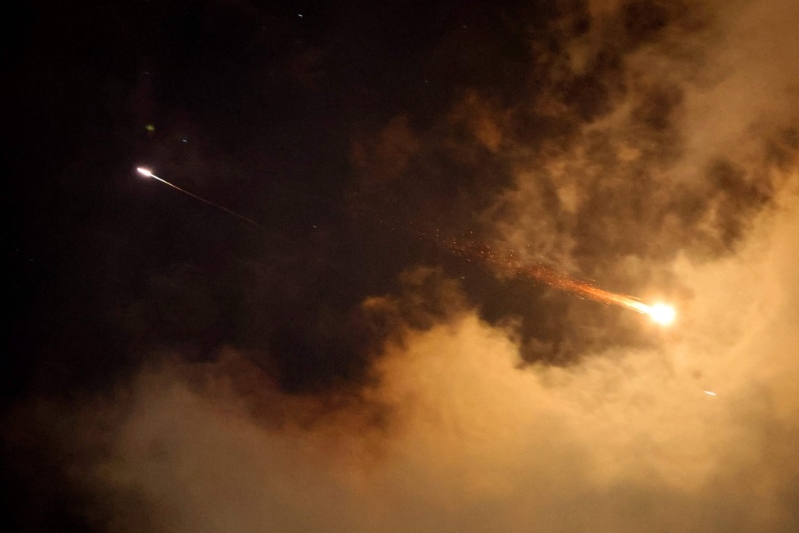 伊朗宣布对以色列发起“真实承诺-3”行动第17轮打击,发射25枚弹道导弹。 伊朗宣布对以色列发起“真实承诺-3”行动第17轮打击,发射25枚弹道导弹。