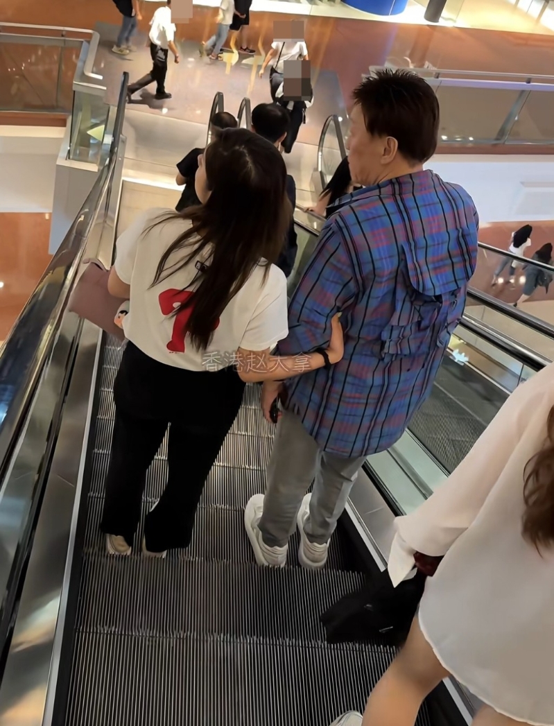 陈欣健在又一城被网民巧遇 陈欣健在又一城被网民巧遇