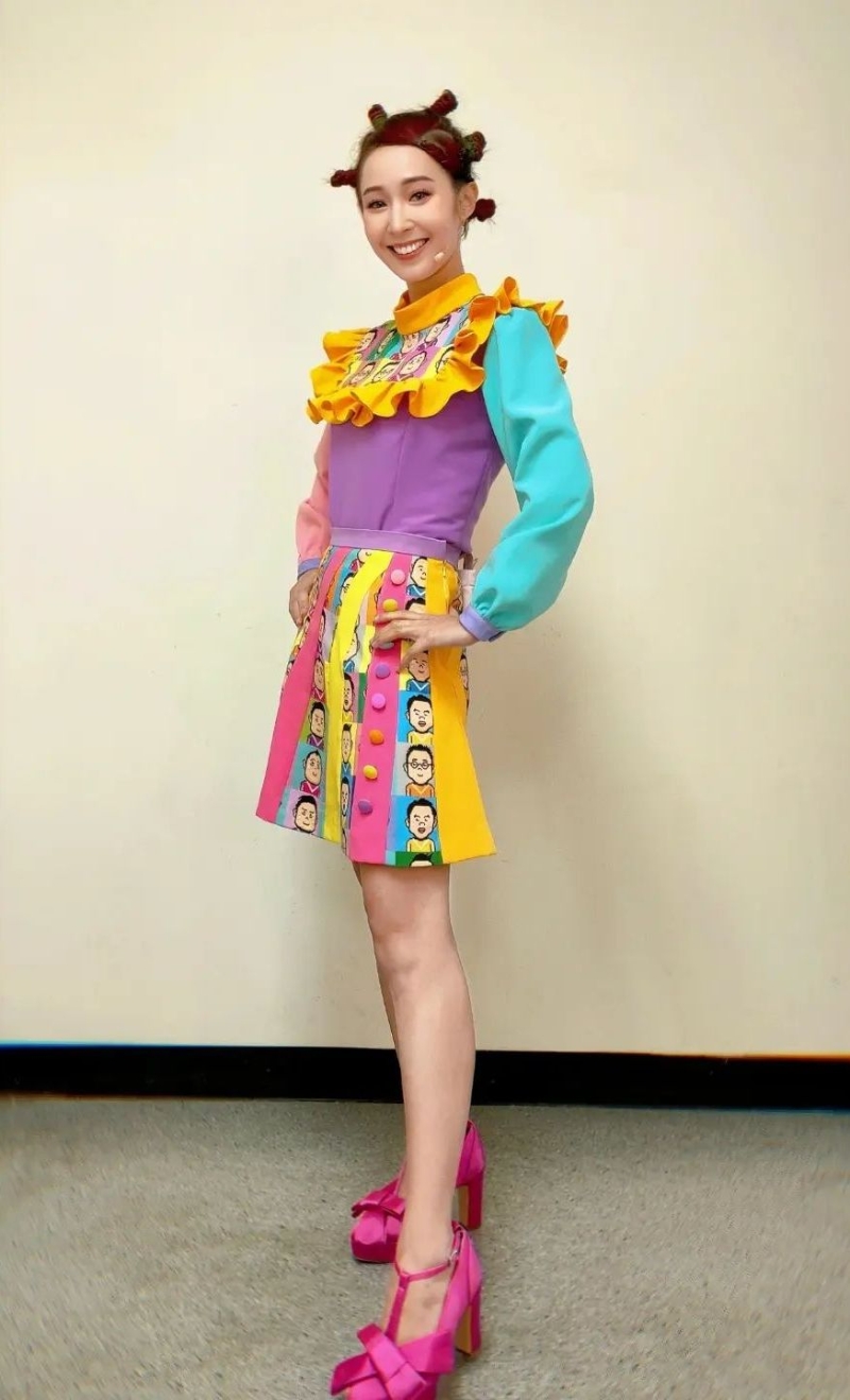 吴嘉仪因谐音“5+2”,所以暱称叫“阿七”。 吴嘉仪因谐音“5+2”,所以暱称叫“阿七”。