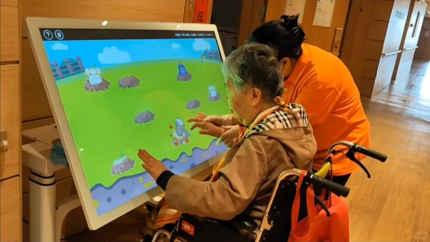 银发族成为消费增长点,许多商家推出适老玩具争夺市场 银发族成为消费增长点,许多商家推出适老玩具争夺市场