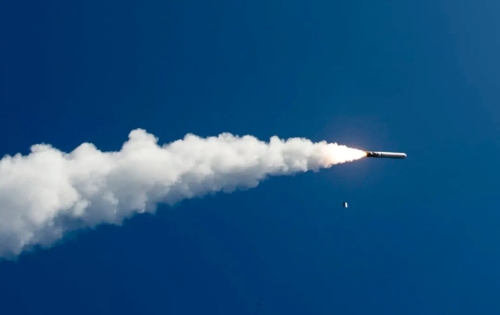 ▲战斧导弹 ▲战斧导弹