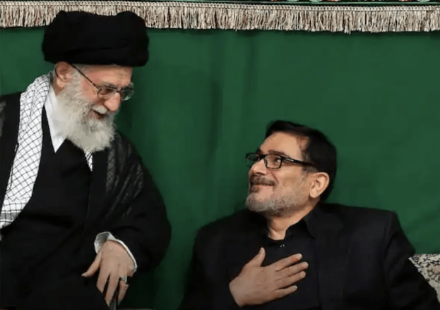 顾问(右) 顾问(右)