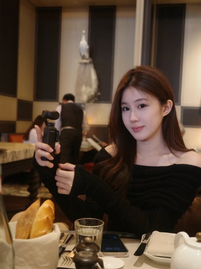 这面试佳丽样子清秀。 这面试佳丽样子清秀。