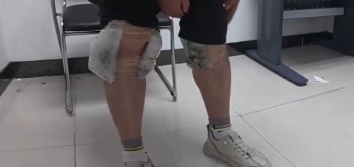 罗湖口岸关员10分钟内截查13名旅客涉走私濒危石珊瑚。微博@海关发布 罗湖口岸关员10分钟内截查13名旅客涉走私濒危石珊瑚。微博@海关发布