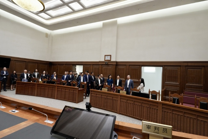 报考大湾区考试的执业经历门槛亦已由5年降低至3年。 报考大湾区考试的执业经历门槛亦已由5年降低至3年。