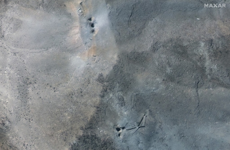 2025年6月22日,福尔多核设施被炸出多个明显弹坑。 美联社 2025年6月22日,福尔多核设施被炸出多个明显弹坑。 美联社