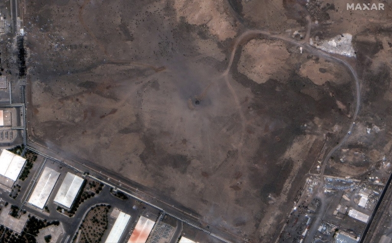 2025年6月22日,纳坦兹核设施有一个明显的大弹炕。 美联社 2025年6月22日,纳坦兹核设施有一个明显的大弹炕。 美联社