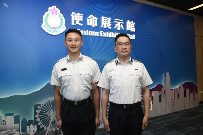 入境处助理处长(管理及支援)欧阳至威(左)介绍《使命》展示馆 ,见习入境事务主任受训学员翁乐诵(右)则分享前往内地接受培训的经历。 入境处助理处长(管理及支援)欧阳至威(左)介绍《使命》展示馆 ,见习入境事务主任受训学员翁乐诵(右)则分享前往内地接受培训的经历。