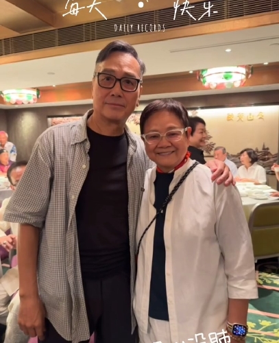 伍卫国近日于明星饭局中罕现身。 伍卫国近日于明星饭局中罕现身。