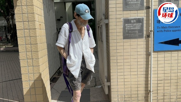 唐佳男亲友今早到葵涌殓房认尸。 唐佳男亲友今早到葵涌殓房认尸。