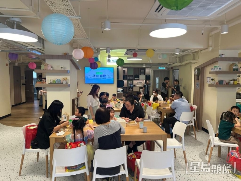 社区客厅能为劏房住户提供喘息的空间。 社区客厅能为劏房住户提供喘息的空间。