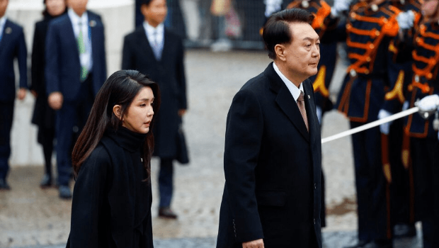 尹锡悦与妻金建希面临多项指控。 尹锡悦与妻金建希面临多项指控。