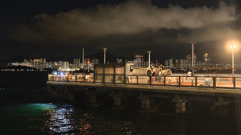 现场为中西区海滨长廊一号码头,邻近西区副食品批发市场。 现场为中西区海滨长廊一号码头,邻近西区副食品批发市场。