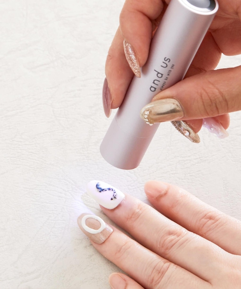 10. UV 美甲笔 10. UV 美甲笔