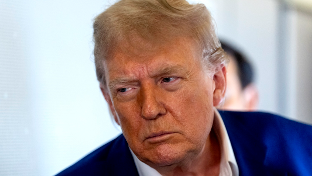 美国总统特朗普下令空袭伊朗,促成以色列与伊朗停火。 美国总统特朗普下令空袭伊朗,促成以色列与伊朗停火。