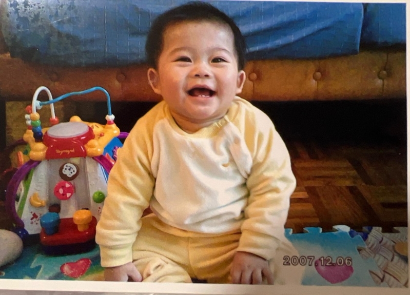 陈驾桦在3岁半时仍未能说话,后来确诊为自闭症。 受访者提供 陈驾桦在3岁半时仍未能说话,后来确诊为自闭症。 受访者提供