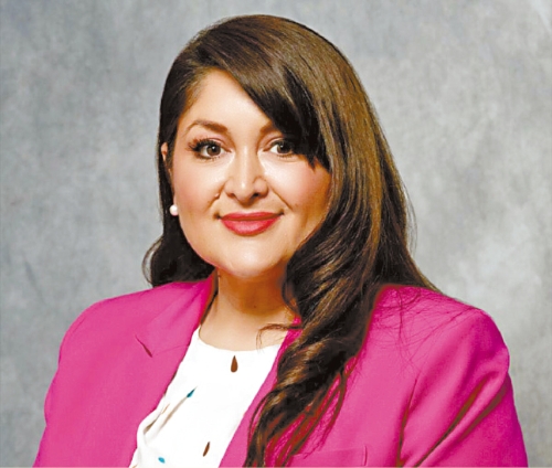 洛县卡塔尔希市副市长冈萨雷斯涉嫌鼓动帮派反对ICE执法遭批评。 卡塔尔希市 洛县卡塔尔希市副市长冈萨雷斯涉嫌鼓动帮派反对ICE执法遭批评。 卡塔尔希市