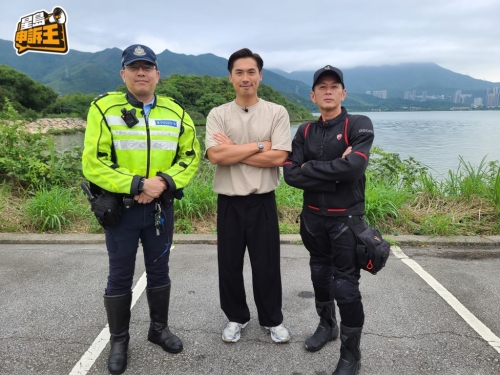 二人将接受《星岛申诉王》主持Bryan考验,展示他们驾驶电单车的技巧,并示范何谓安全驾驶。 二人将接受《星岛申诉王》主持Bryan考验,展示他们驾驶电单车的技巧,并示范何谓安全驾驶。