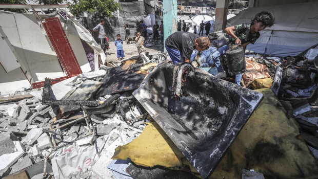 以军周五空袭加沙城,造成至少40人丧生。 以军周五空袭加沙城,造成至少40人丧生。