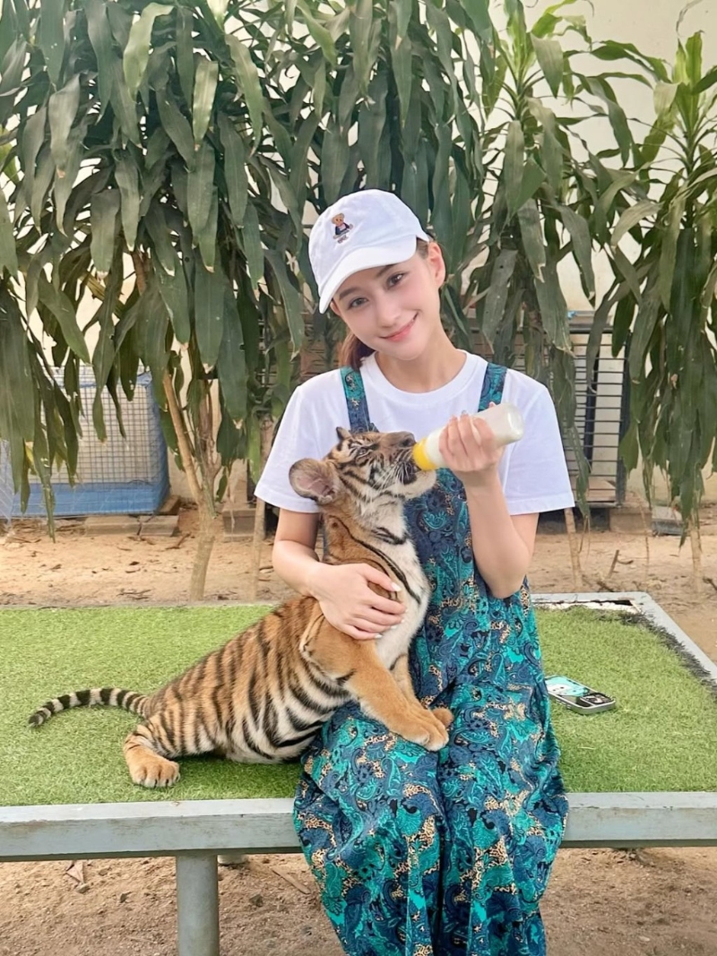 何超莲近日到泰国苏梅岛旅行。 何超莲近日到泰国苏梅岛旅行。