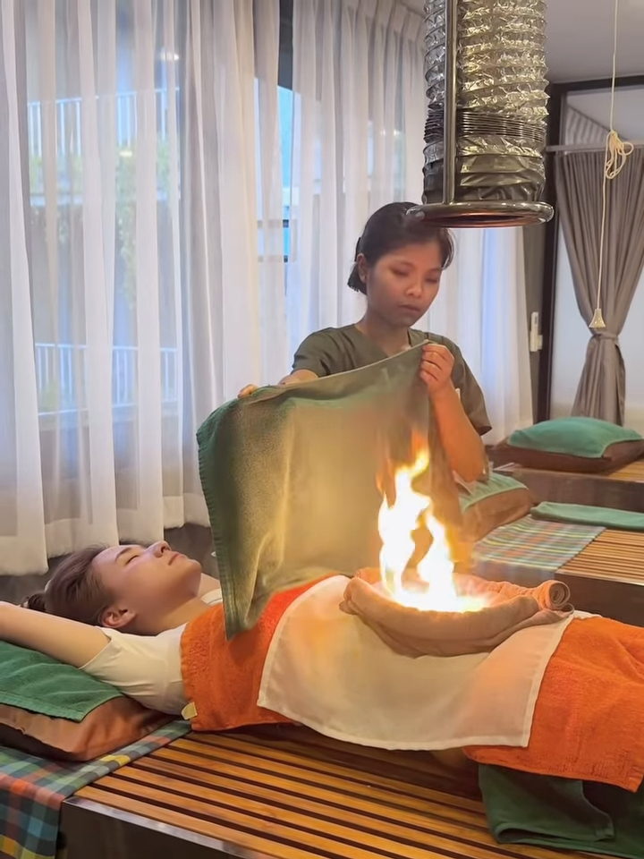 网民揣测何超莲是否接受暖宫火疗助孕。 网民揣测何超莲是否接受暖宫火疗助孕。