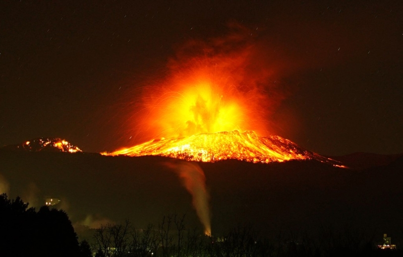 日本新燃岳火山上一次爆发是在2018年。法新社 日本新燃岳火山上一次爆发是在2018年。法新社