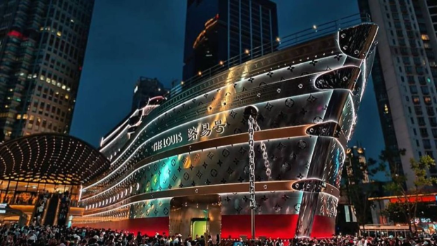 位于上海的“路易号”吸引大量民众打卡 位于上海的“路易号”吸引大量民众打卡